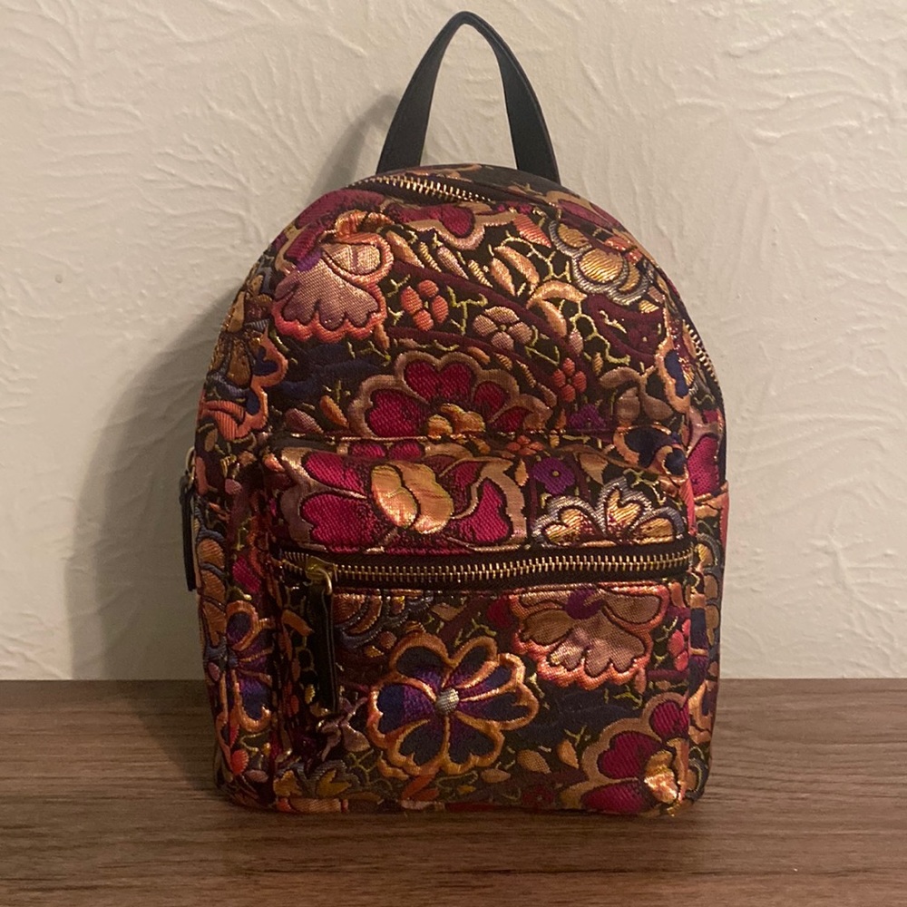 Brand New Super Cute Metallic Floral Print Backapck